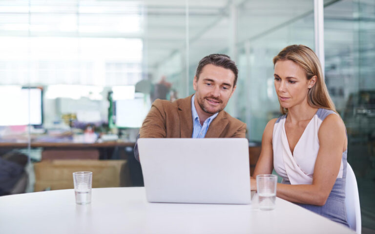 Proč je lokální podpora (v češtině) klíčovou výhodou při výběru CRM?